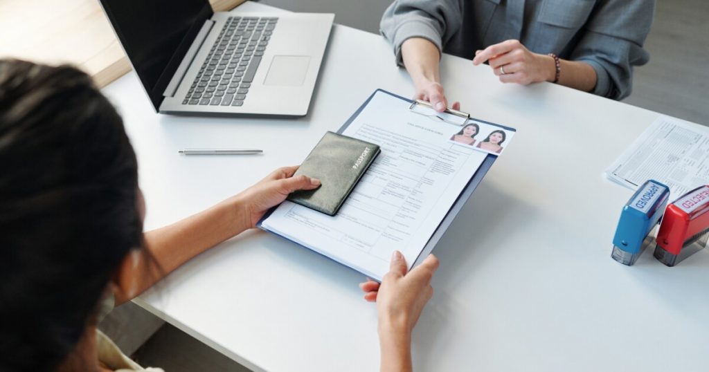 ¿Por qué son imprescindibles las traducciones juradas en los trámites de inmigración?